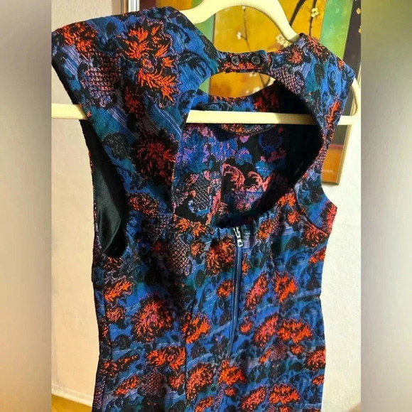 Twelfth by Cynthia Vincent cap-sleeve mini dress size 4 - Picture 9 of 13